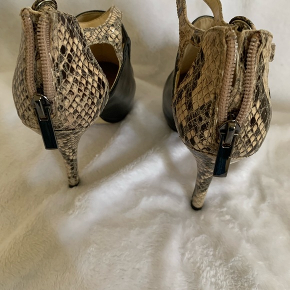 Enzo Angiolini Black & Snakeskin Bootie Size 6 1/2 - Picture 2 of 7